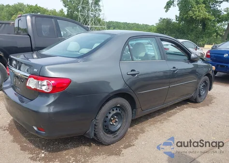 2013 Toyota Corolla Le z USA, uszkodzony, nr VIN 2T1BU4EE1DC031648